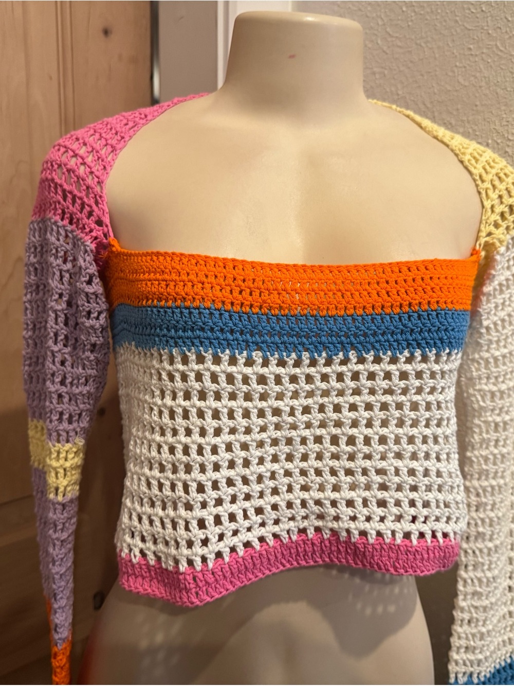 Scarlet and Sam Multi-Color Crochet Women's bell sleeves crop top Sweater Sz S